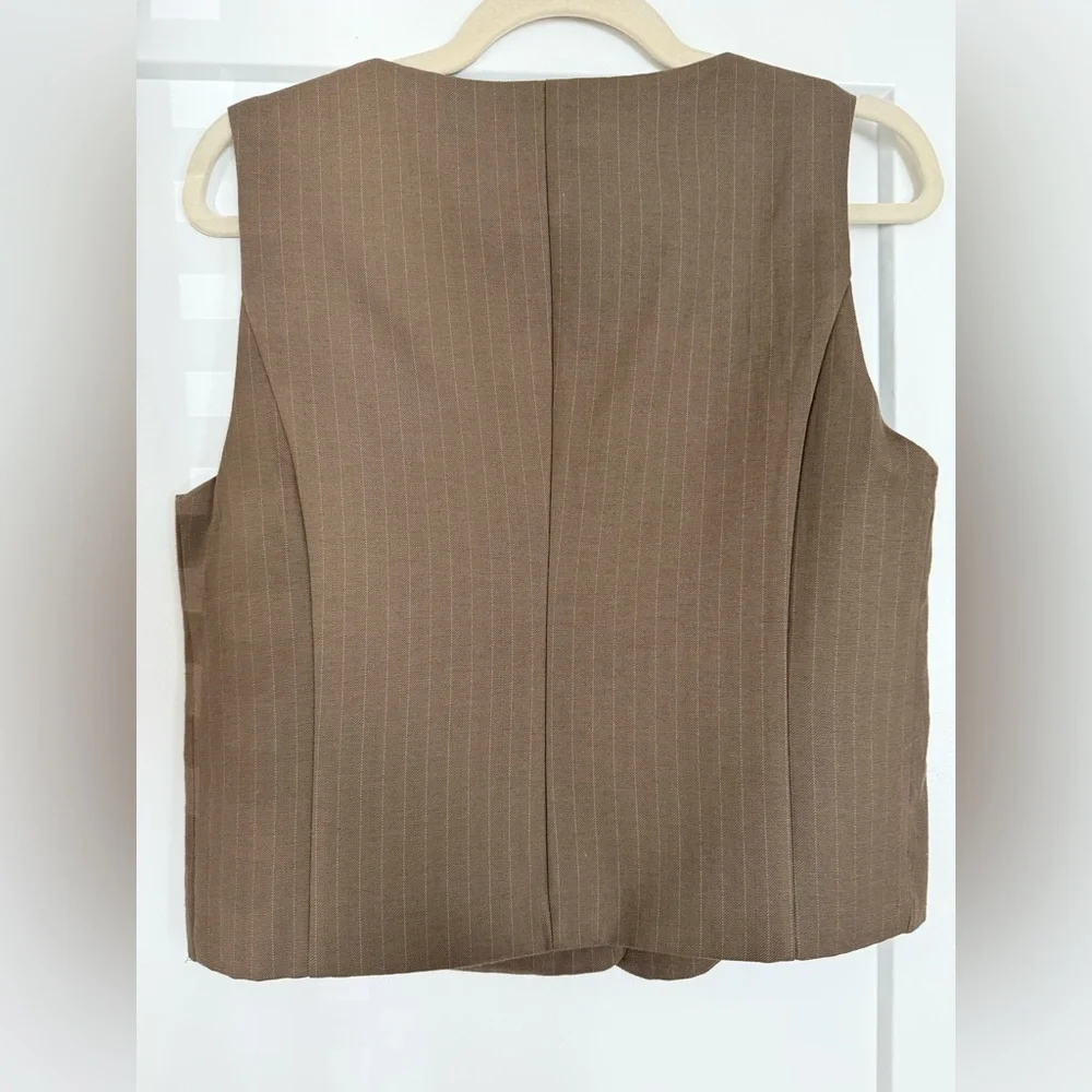 WeWoreWhat Scoop Tailored Vest & Pant Set - Picture 11 of 15